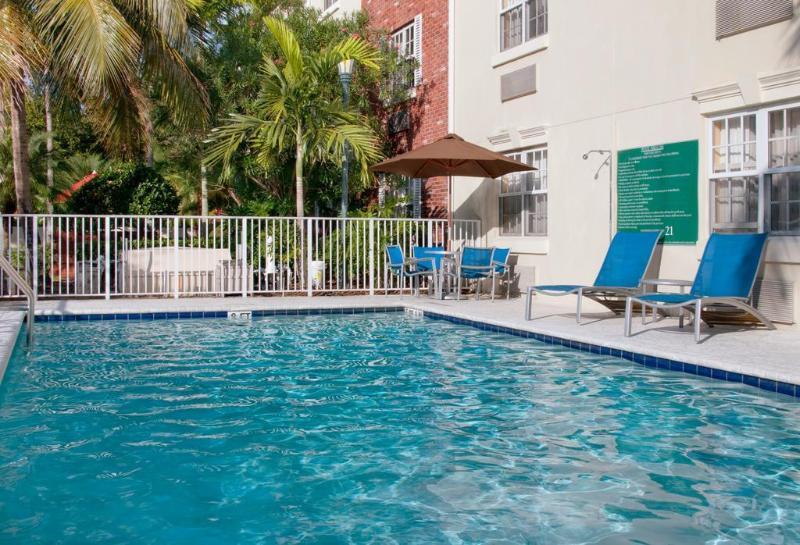 Candlewood Suites Miami Lakes By Ihg Exterior foto